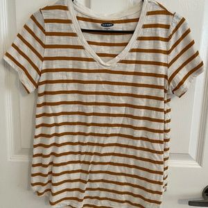 Old Navy T-Shirt